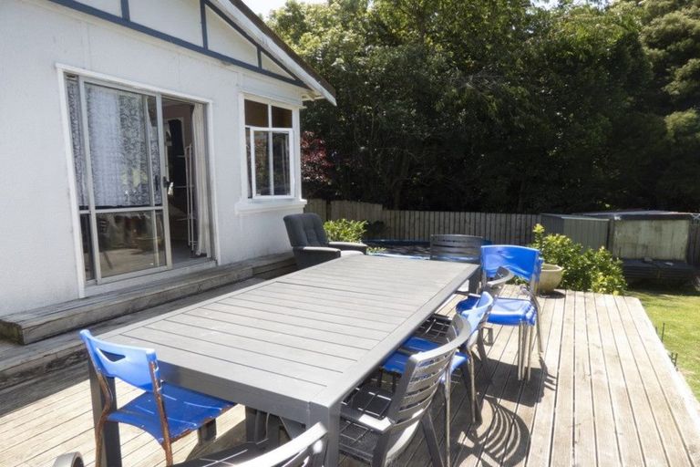 Photo of property in 12 Hamua Place, Waitara, 4320