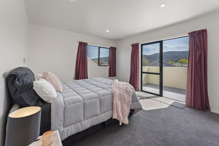 Photo of property in 22 Granville Street, Silverstream, Upper Hutt, 5019