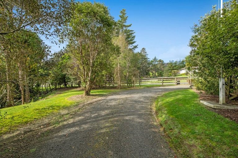 Photo of property in 42 Manuka Grove, Helensville, 0875