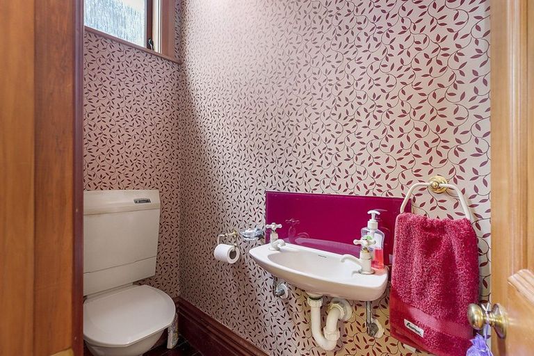 Photo of property in 5 Douro Avenue, Newtown, Wellington, 6021