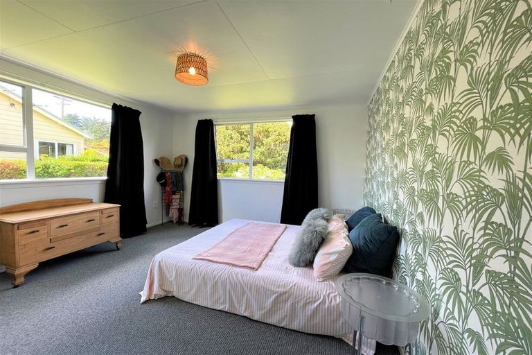 Photo of property in 11 Noble Street, Owaka, 9585