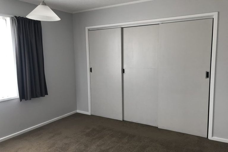 Photo of property in 30 Akaroa Drive, Maupuia, Wellington, 6022