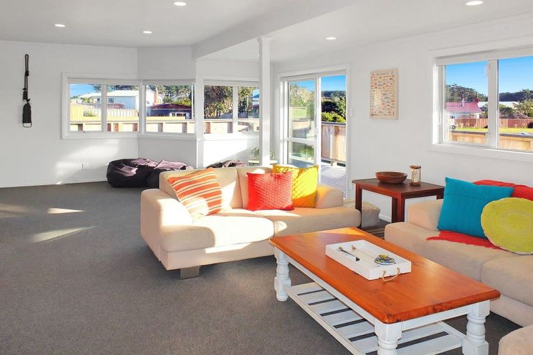 Photo of property in 53 Pratt Avenue, Foxton Beach, Foxton, 4815