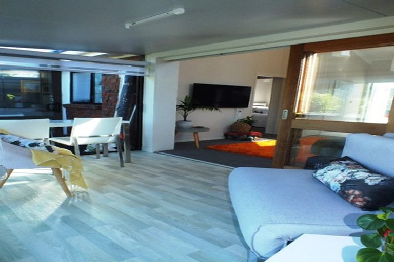 Photo of property in 3 Bellbird Place, Orewa, 0931