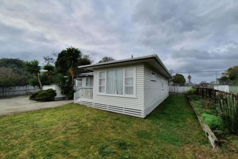 Photo of property in 15a Howden Street, Waiuku, 2123