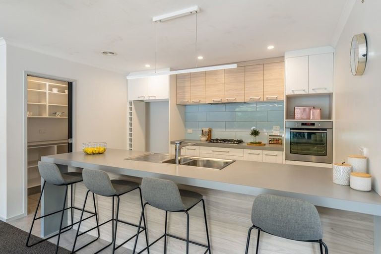 Photo of property in 27 Kurth Crescent, Silverstream, Upper Hutt, 5019