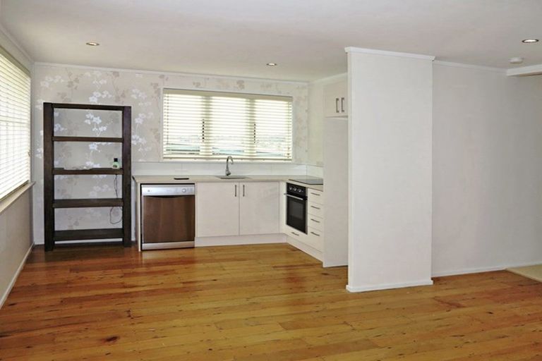 Photo of property in 109 Vipond Road, Stanmore Bay, Whangaparaoa, 0932