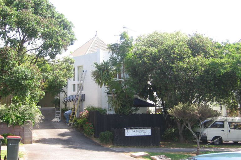 Photo of property in The Turrets, 5d Boyle Crescent, Grafton, Auckland, 1023