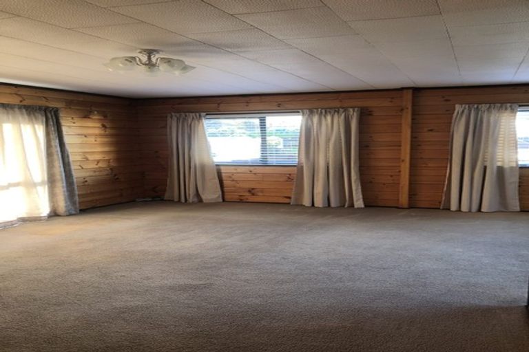 Photo of property in 5 Melia Grove, Goodwood Heights, Auckland, 2105