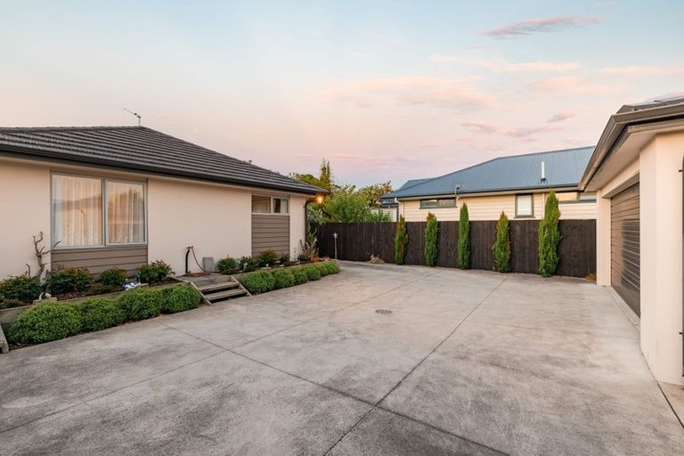 Photo of property in 238 Wainoni Road, Avondale, Christchurch, 8061