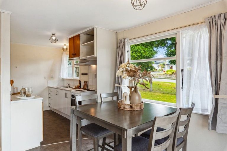 Photo of property in 105 Seaview Road, Paraparaumu Beach, Paraparaumu, 5032