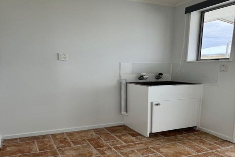 Photo of property in 24 Raupo Street, Castlecliff, Whanganui, 4501