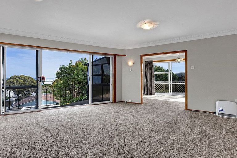 Photo of property in 83a Eliot Street, New Plymouth, 4310