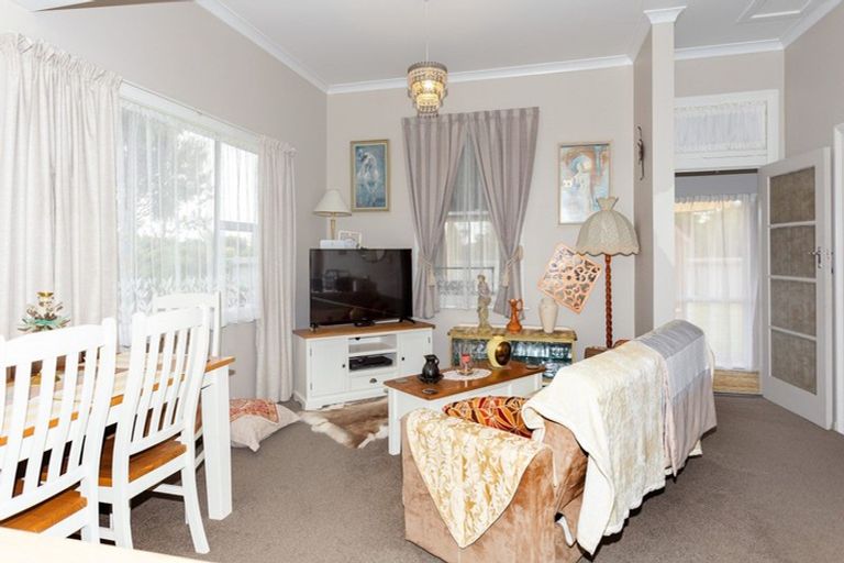 Photo of property in 32 Gloag Street, Waverley, 4510