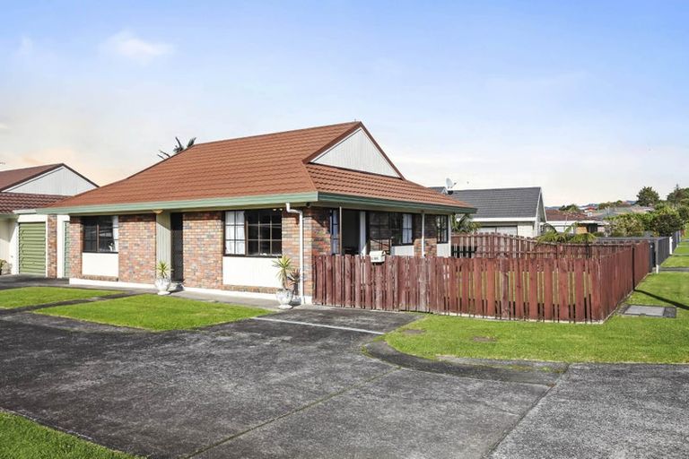Photo of property in 1/20 Sturges Road, Henderson, Auckland, 0612