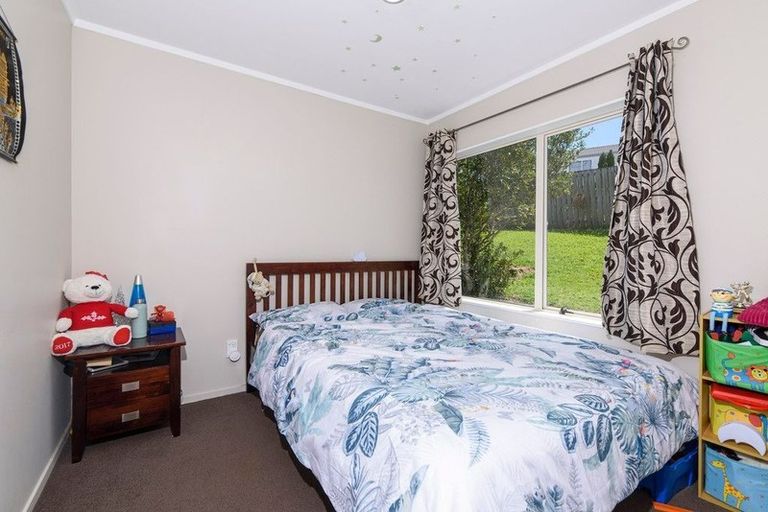 Photo of property in 49 Patts Avenue, Glendene, Auckland, 0602