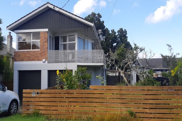 Photo of property in 1a Coronation Street, Belmont, Auckland, 0622