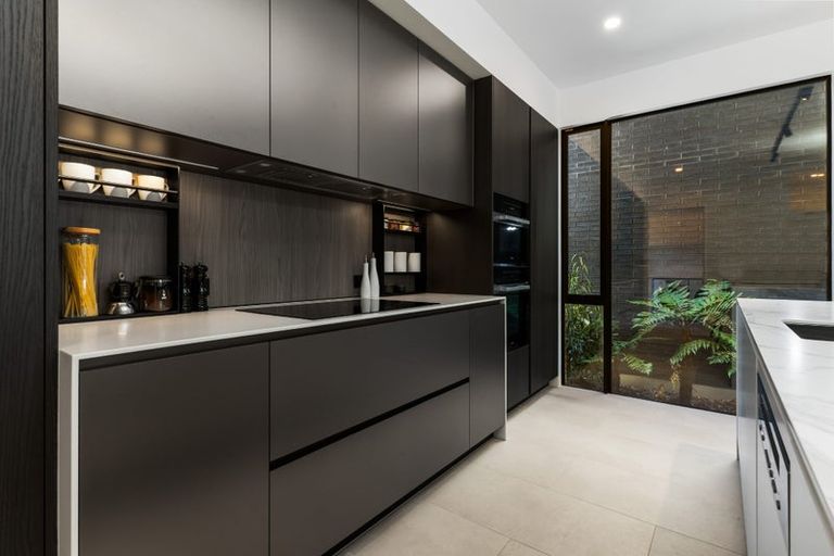 Photo of property in 9 Hewitts Road, Merivale, Christchurch, 8014