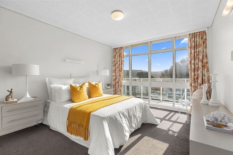 Photo of property in Gateway Apartments, 19 Maida Vale Road, Roseneath, Wellington, 6011