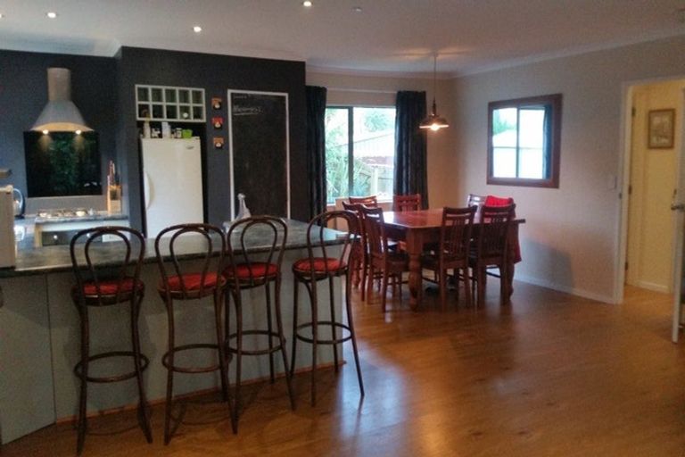 Photo of property in 1/22 Woodstock Road, Forrest Hill, Auckland, 0620