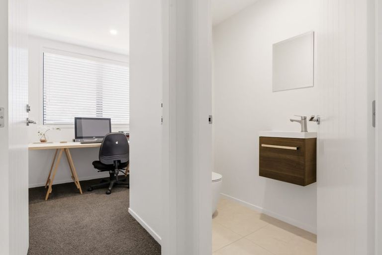 Photo of property in 184a Lake Terrace, Hilltop, Taupo, 3330