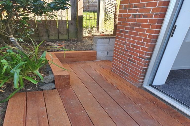 Photo of property in 2/15 Kayeleen Place, Cockle Bay, Auckland, 2014