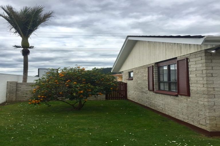 Photo of property in 1/2 Wolfe Street, Regent, Whangarei, 0112