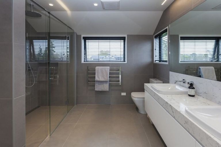 Photo of property in 32c Glandovey Road, Fendalton, Christchurch, 8052