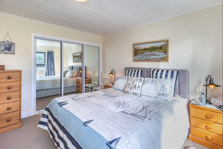 Photo of property in 22 Kent Avenue, Waitarere Beach, Levin, 5510