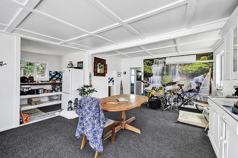 Photo of property in 10 Lincoln Street, Patea, 4520