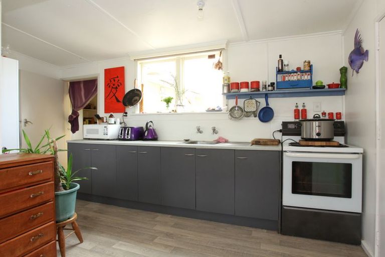 Photo of property in 2 Pokohui Avenue, Raglan, 3225