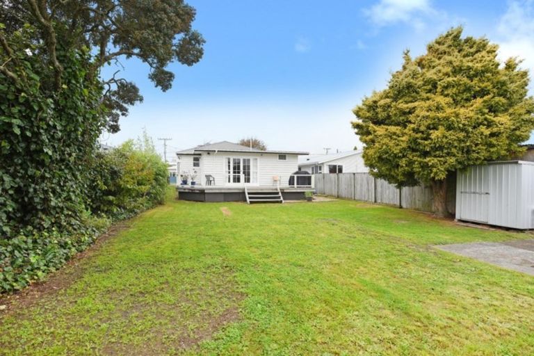Photo of property in 42 York Street, Moera, Lower Hutt, 5010