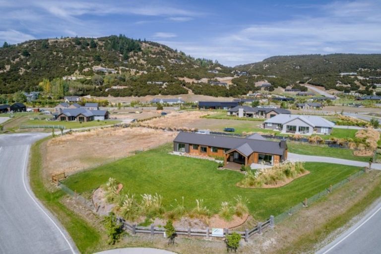 Photo of property in 18 Mount Linton Avenue, Wanaka, 9305