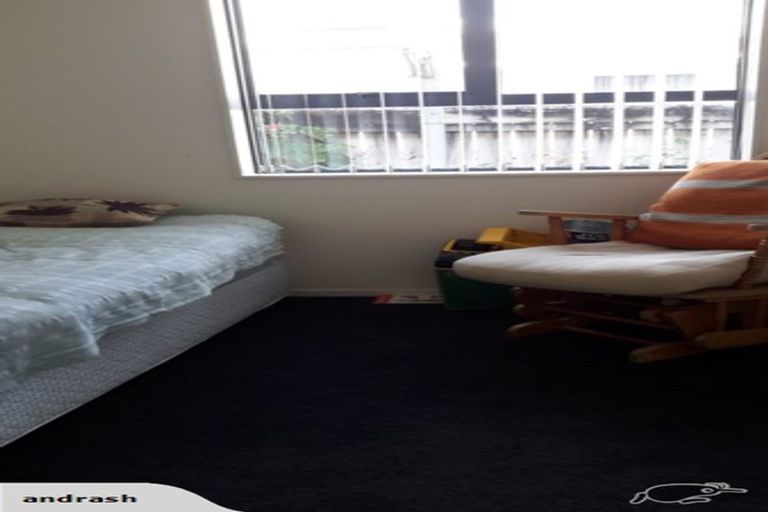 Photo of property in 66b Waimumu Road, Massey, Auckland, 0614