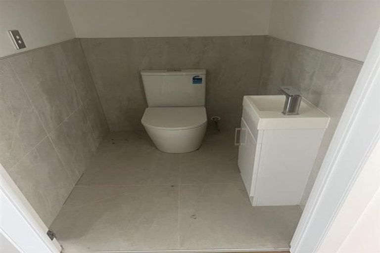 Photo of property in 25 Stitchbird Crescent, Papakura, 2110