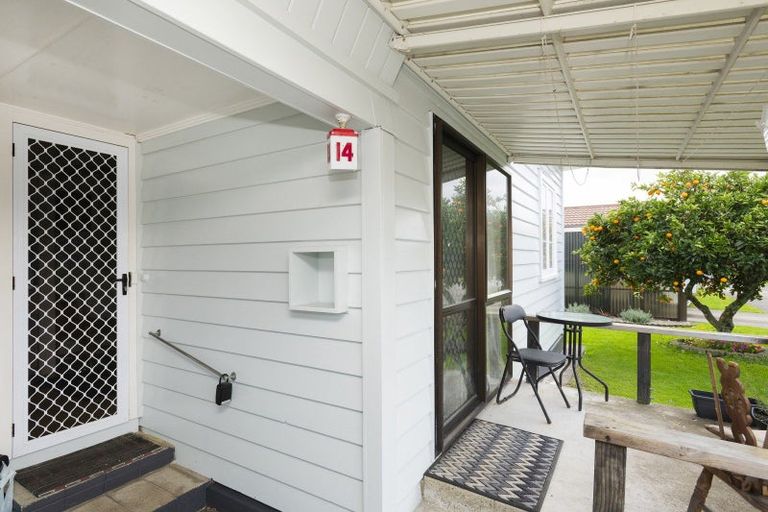 Photo of property in Orange Grove Flats, 2/549 Childers Road, Te Hapara, Gisborne, 4010