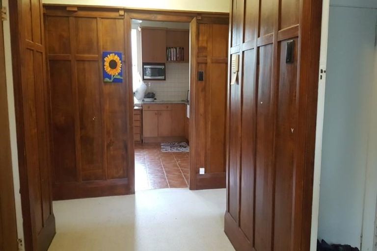 Photo of property in 2/193a Henderson Valley Road, Henderson, Auckland, 0612