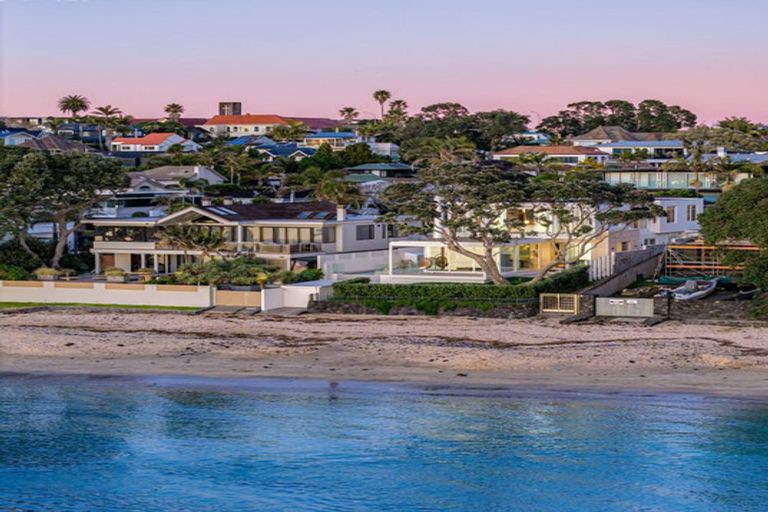 Photo of property in 28 Blomfield Spa, Takapuna, Auckland, 0622