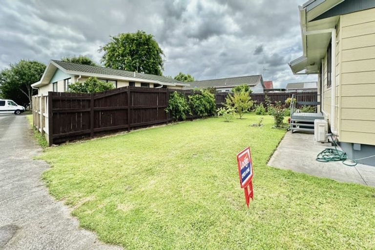 Photo of property in 86 Oakfield Crescent, Pukete, Hamilton, 3200