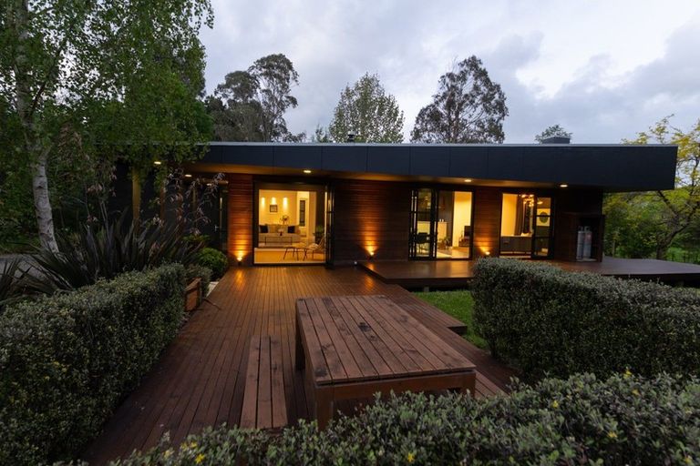 Photo of property in 334 Aokautere Drive, Aokautere, Palmerston North, 4471