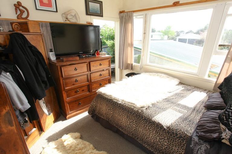 Photo of property in 2 Pokohui Avenue, Raglan, 3225