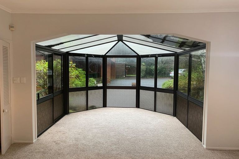 Photo of property in 16 Sinton Road, Hobsonville, Auckland, 0618