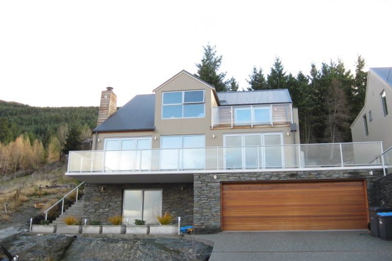 Photo of property in 20 Stone Ridge Place, Queenstown, 9300