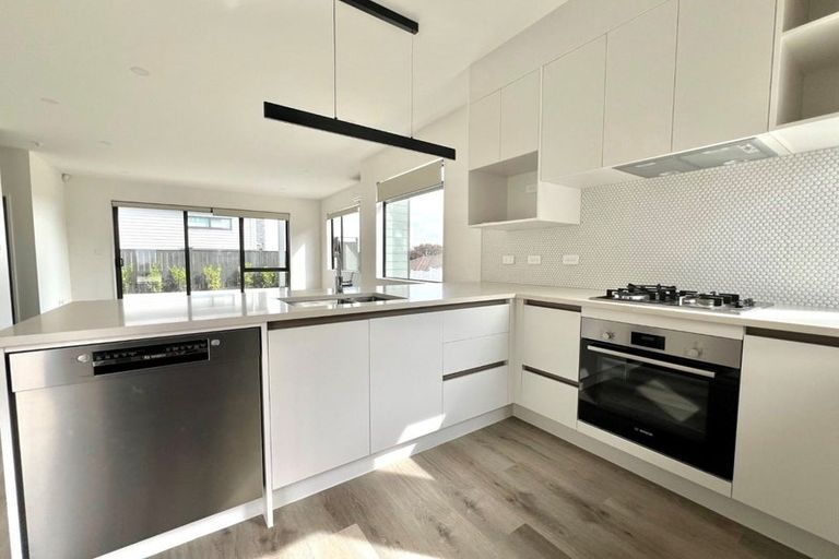 Photo of property in 13a Matterhorn Crescent, Northpark, Auckland, 2013