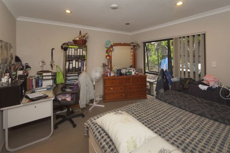 Photo of property in 2d Waikaukau Road, Glen Eden, Auckland, 0602