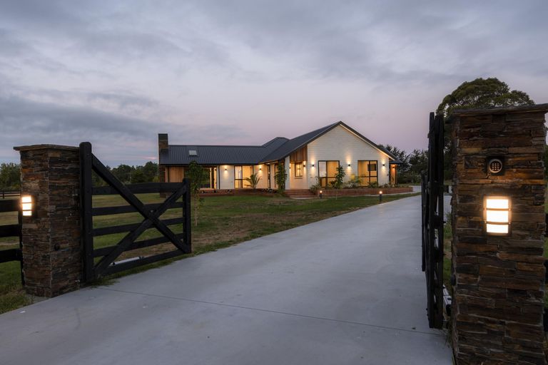 Photo of property in 2 Puriri Park Lane, Waipapa, 0230