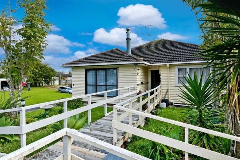 Photo of property in 121 Sturges Road, Henderson, Auckland, 0612