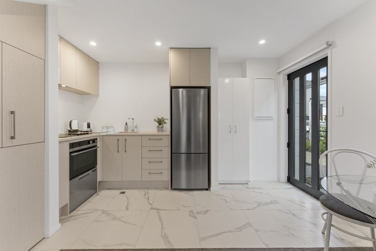 Photo of property in 2/324 Oxford Terrace, Avalon, Lower Hutt, 5011