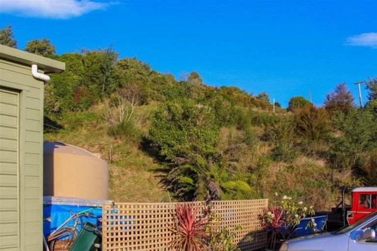 Photo of property in 127 Queen Charlotte Drive, Havelock, Picton, 7281