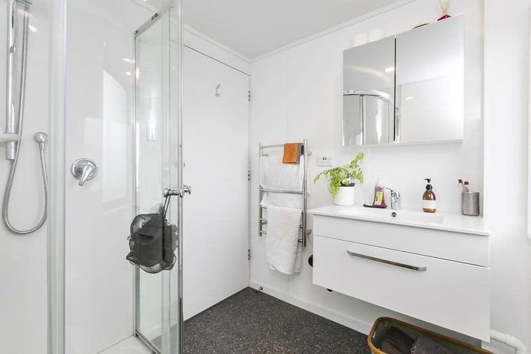 Photo of property in 40 Shandon Road, Vauxhall, Dunedin, 9013